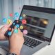 We lezen steeds minder nieuws via sociale media: ‘Het model van clickbait past eigenlijk niet op het internet’