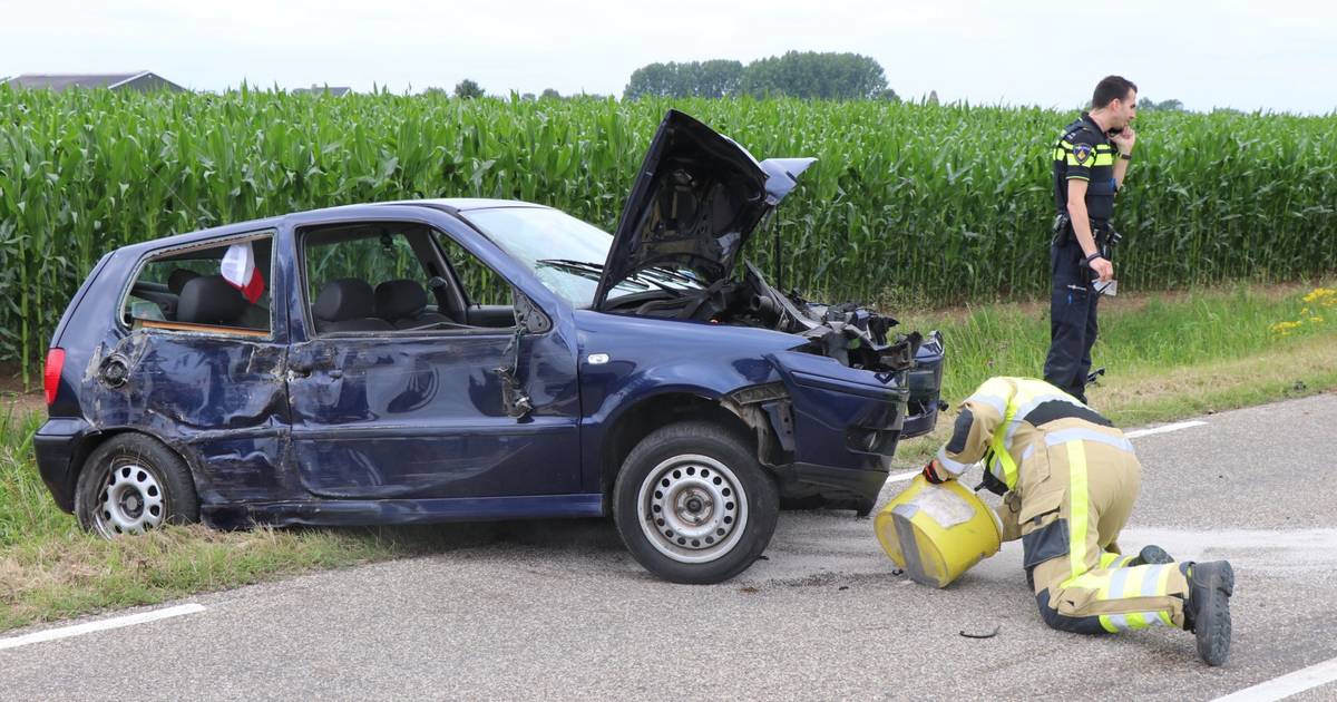 Twee autos betrokken bij een ongeval in Brakel, een bestuurder naar het ziekenhuis.