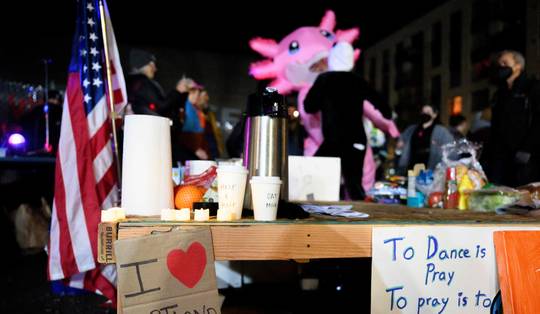 Techbedrijf Palantir levert ICE digitale ‘Google Maps’ voor migranten: intern groeit protest tegen samenwerking