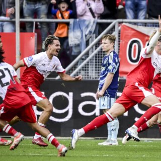 Ook na ontslag Heitinga kwakkelt Ajax onder Grim verder: nederlaag bij FC Utrecht