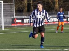 Chahine Lobiyed heeft unieke rol als selectiespeler én shirtsponsor bij Neptunus-Schiebroek