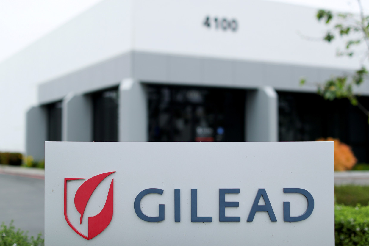 Het kantoor van Gilead in Californië. Het bedrijf kan remdesivir in de VS gaan verkopen voor 3200 dollar per kuur.  Beeld REUTERS