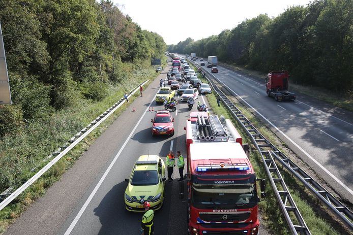 A4 Weer Vrij Na Kettingbotsing Bij Bergen Op Zoom Bergen Op Zoom Bndestem Nl