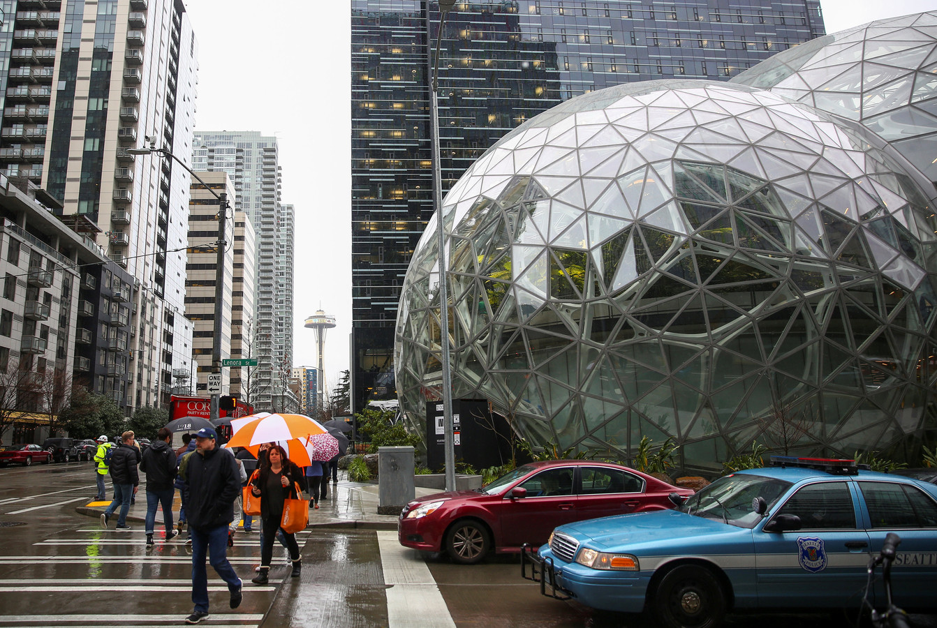 Получил здание. Amazon Spheres, Сиэтл, США. Офисные шары здания. Сиэтл здание шар. Огромный шар здание.