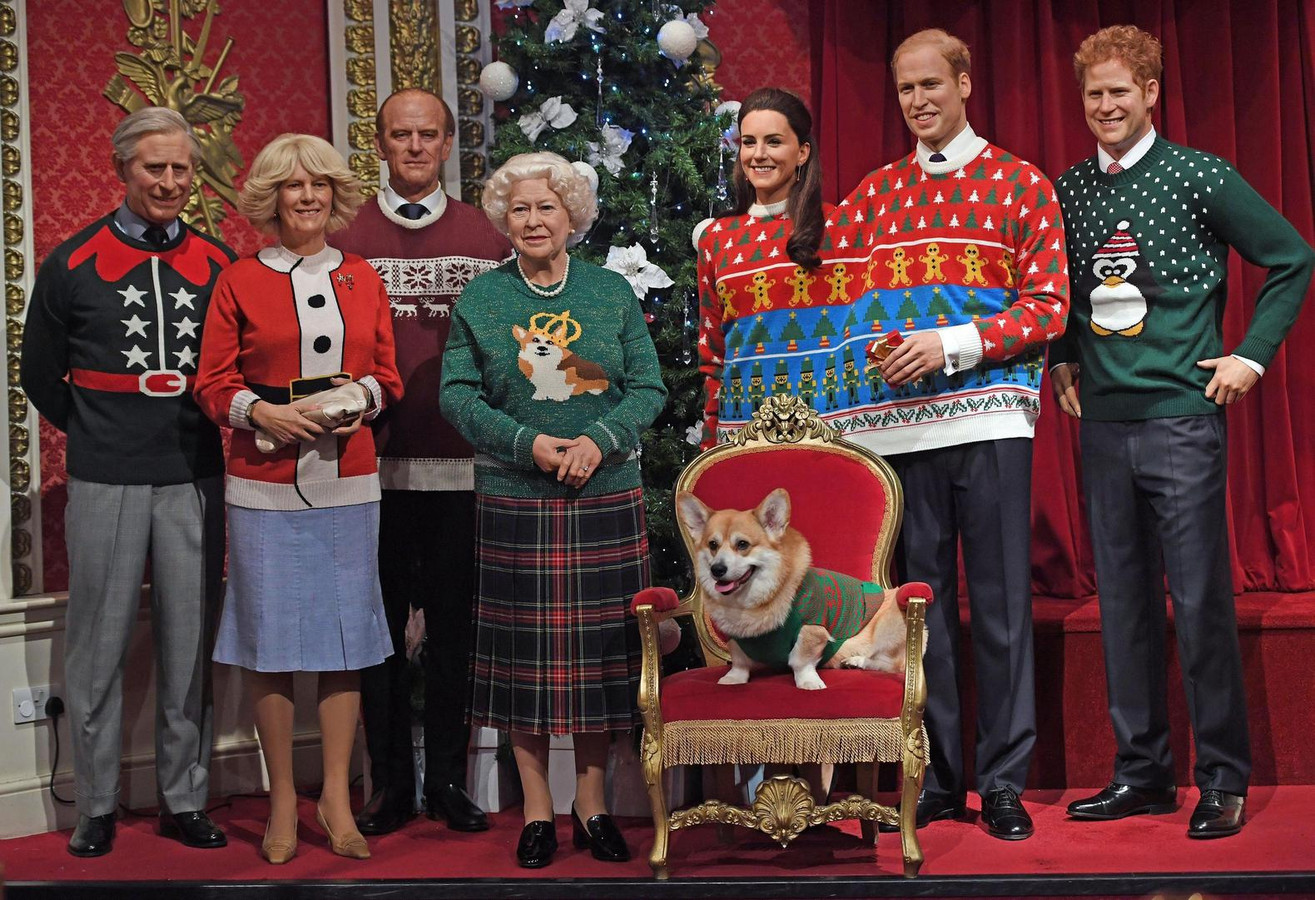 Grand peper advies Britse royals dragen foute kersttruien in Madame Tussauds | Foto | AD.nl