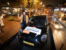 Mini met ‘Ik zoek mijn winnaar’ gearriveerd in Arnhem en de komende weken overal te zien