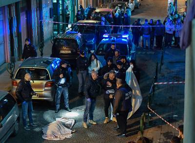 Napolitaanse jeugd schiet ‘per ongeluk’ op jonge kinderen