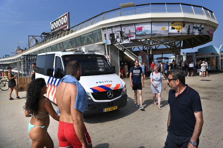 Bij het messteekincident op de Pier in Scheveningen overleed een 19-jarige Rotterdammer. Beeld Marcel van den Bergh / de Volkskrant 