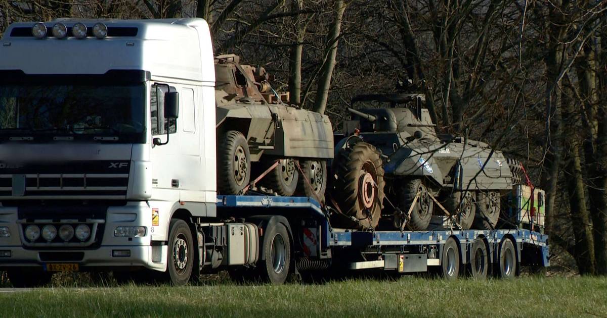 Van de weg gehaalde pantservoertuigen zijn Amerikaanse Greyhounds uit WO II