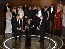 Oppenheimer met zeven beeldjes grote winnaar bij de Oscars, wint ook beste film