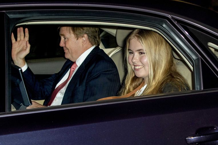 Koning Willem-Alexander en prinses Amalia van Oranje-Nassau op bezoek bij Jumping Amsterdam.  Beeld ANP - Robin Utrecht