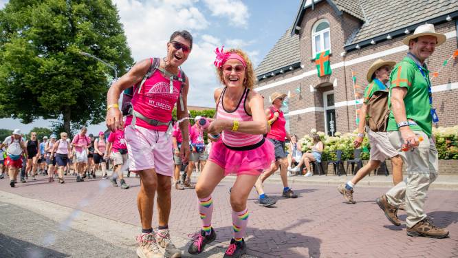 Bruisend oud-Weurt houdt de Vierdaagse in de eigen straat
