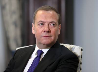 Russisch ex-president Medvedev: “Zonder kernwapens zou Rusland al uit elkaar gescheurd zijn”