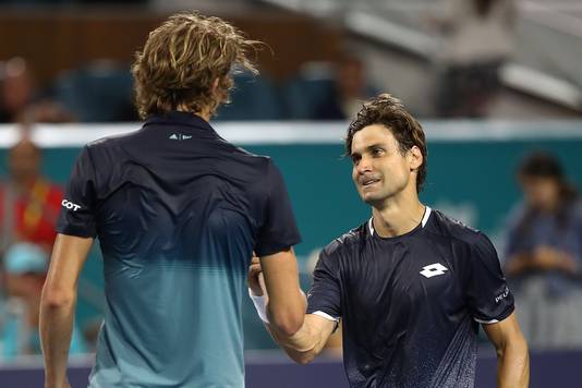 Alexander Zverev feliciteert David Ferrer of Spain after his win during the Miami Open Tennis on March 23, 2019 in Miami Gardens, Florida. (Photo by Julian Finney/Getty Images).