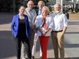vlnr Marie-Claire Coenen,  Thijs van Oorschot,  Peter van den Heuvel, centrummanager Linda Haverkamp en Peter de Krom.