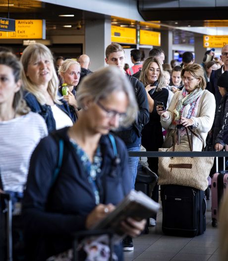 Schiphol schrapt weer stoelen: beperking vluchten tot maart volgend jaar