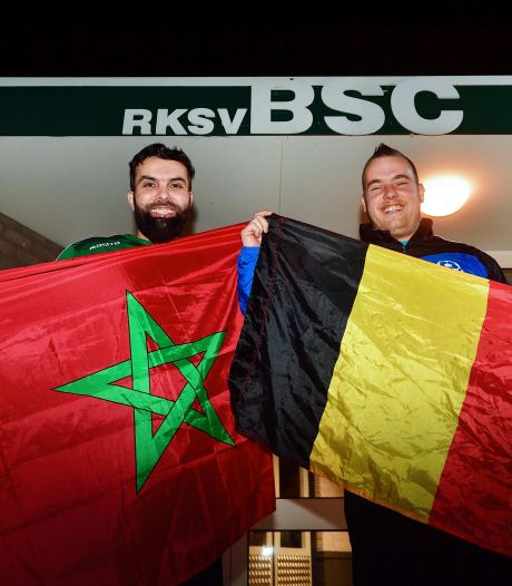 Deze Belg en Marokkaan missen België - Marokko omdat ze zelf moeten voetballen: ‘Ik heb gevraagd om een scherm langs het veld’