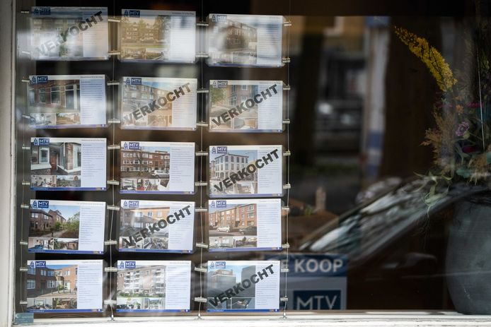 In een jaar tijd zijn de huizenprijzen met bijna 15 procent gestegen.