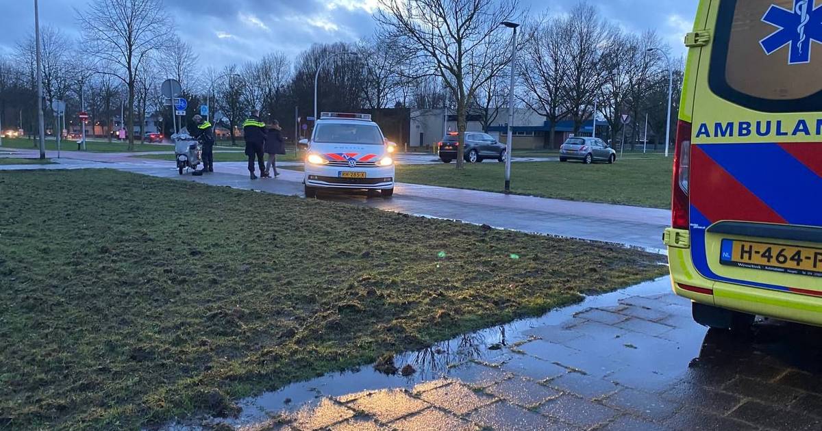 Brommer op oversteekplaats in Hengelo aangereden.
