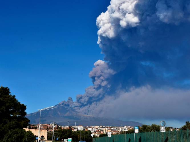 VIDEO. Plotselinge uitbarsting hoofdkrater van Siciliaanse vulkaan Etna: problemen voor vliegverkeer