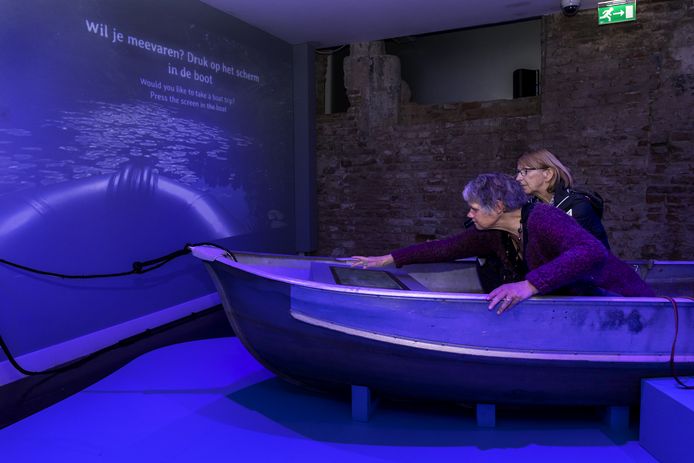 Bezoekers kunnen op de tentoonstelling Water! Vriend of vijand? virtueel varen