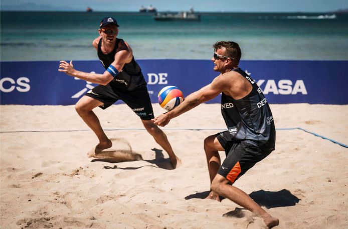 Beachvolleyballers Stefan Boermans (links) en Yorick de Groot eindelijk weer samen in actie. Het duo bereikte de tweede plaats in het Challenge-toernooi in La Paz (Mexico).