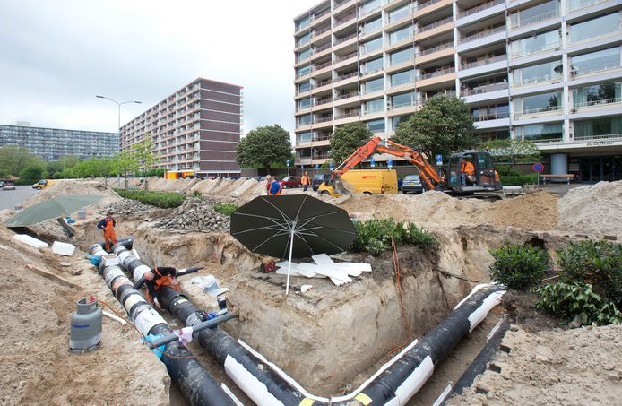 De aanleg van de transportleiding voor de biomassacentrale aan de Dwarsweg in 2013.