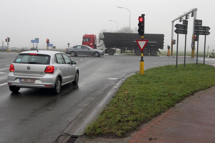 Het gevaarlijk kruispunt van de N49 in Kaprijke moet het langst wachten. Pas tegen 2022 komt daar een nieuw afrittencomplex in de plaats.