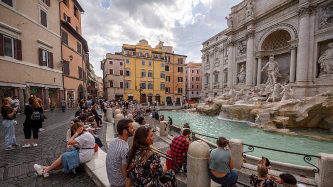 Boete van meer dan 1.000 euro voor Nederlanders die in Trevifontein sprongen