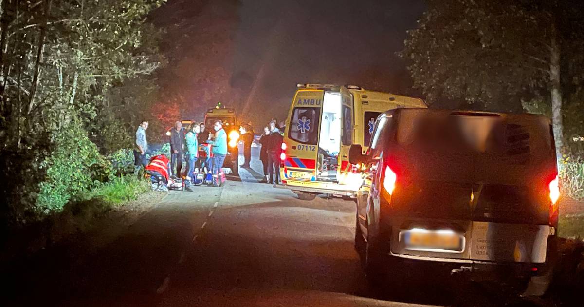 Ernstig ongeluk in Lunteren: oudere man op fiets aangereden door auto.