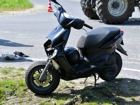 Bestuurder van scooter raakt gewond bij ongeval in het buitengebied van Sas van Gent