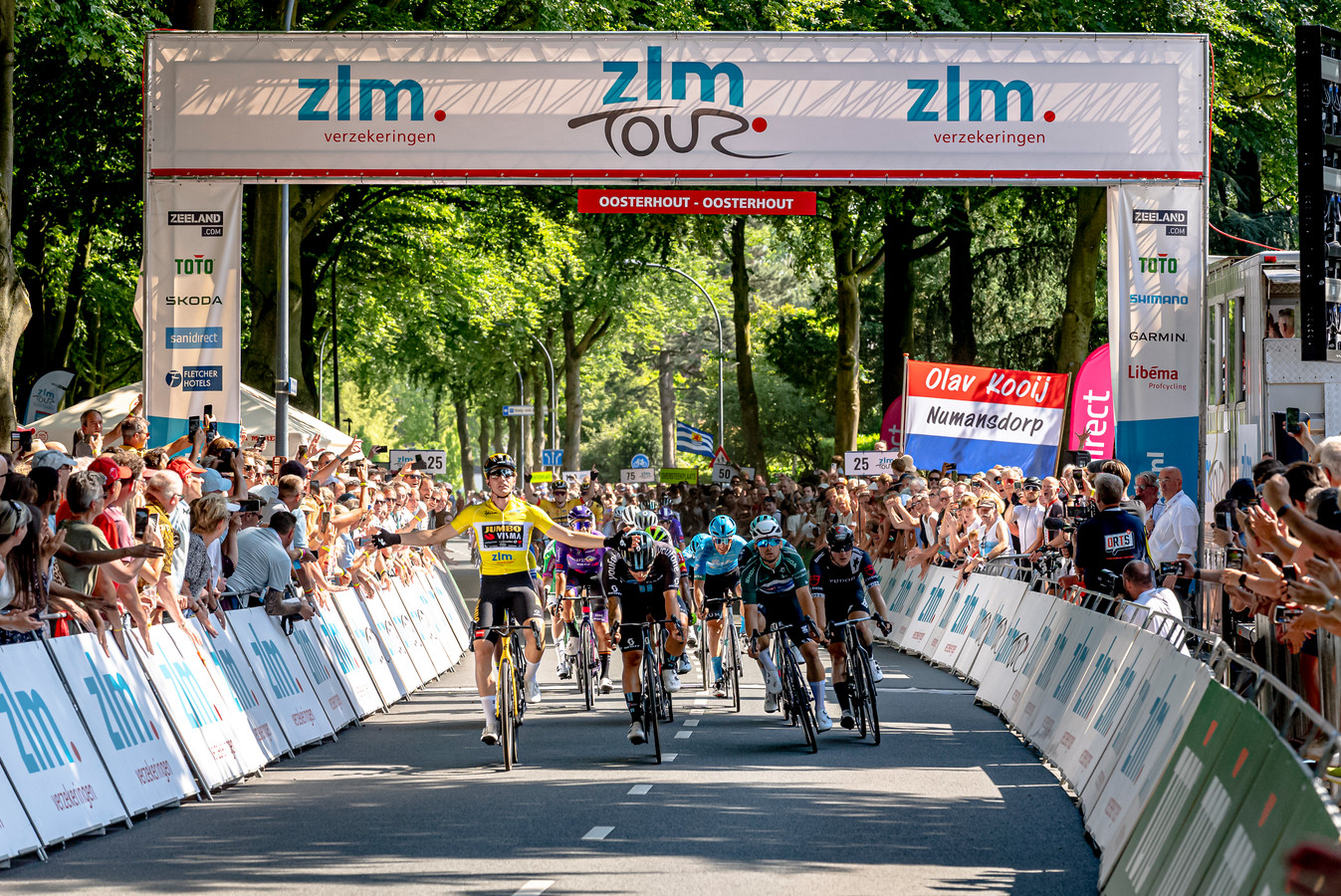 Zonovergoten ZLM Tour in Oosterhout smaakt onder de lommerrijke