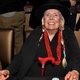 Na Neil Young haalt nu ook een kwade Joni Mitchell haar muziek van Spotify. Dit is waarom
