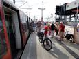 De problemen met de bovenleidingsmasten zijn opgelost. Vanavond vinden de uitgestelde laatste testritten voor de nieuwe metro van hartje Rotterdam naar het strand van Hoek van Holland plaats.