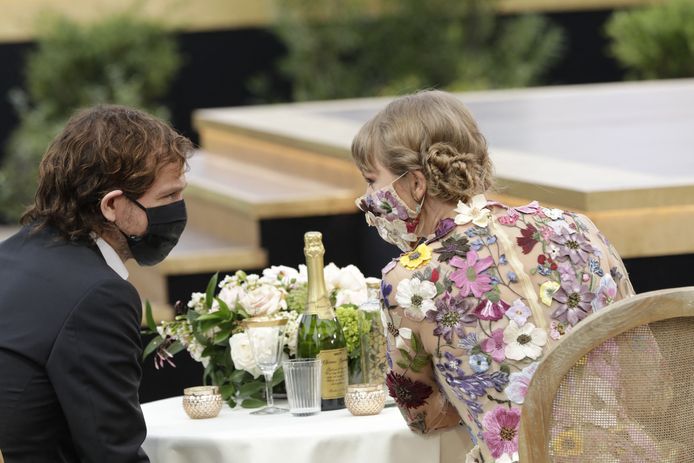 Taylor Swift kiest voor bloemen.