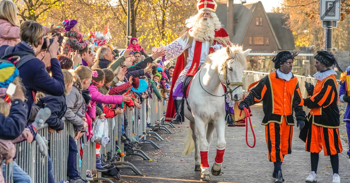 Sinterklaas in Zwolle zonder parade en met roetveegpiet | Zwolle | destentor.nl