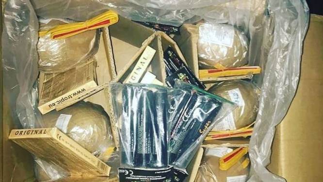 Politie ontdekt 243 kilo illegaal vuurwerk in rijtjeshuis Grave
