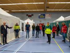 Schiedamse sporthal is voorlopig coronapost: ‘Een mooie bijdrage aan de zorg die nu hard nodig is’