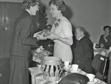 Wat kreeg de voorzitster van Gidsen de Ark cadeau in 1965?