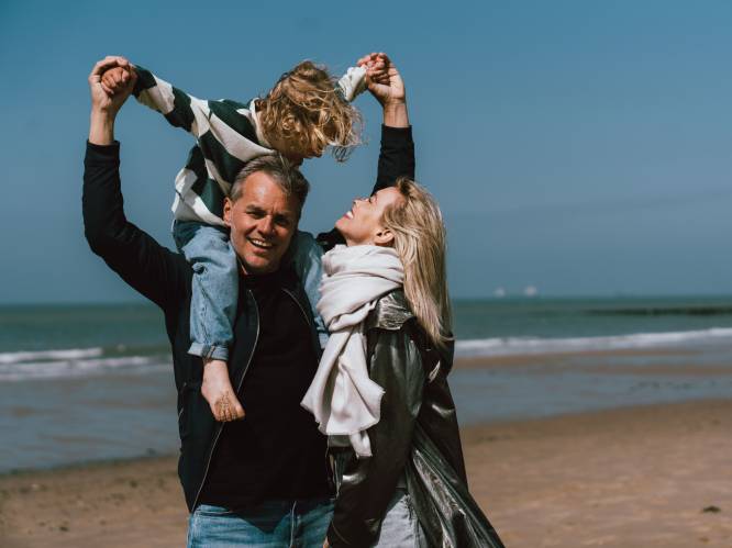 Peter Van De Veire (51) leerde van zijn vrouw een grote les over zijn gezin. “We waken er samen streng over”