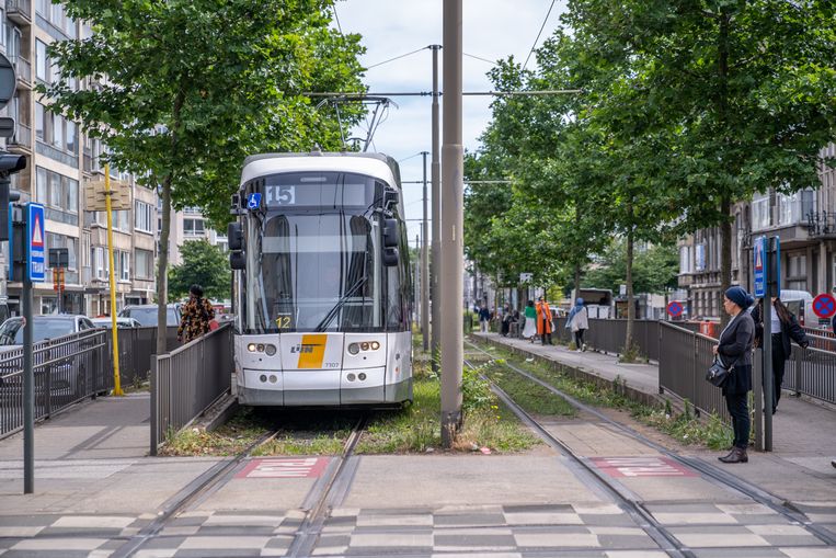 antwerps-premetroverkeer-ligt-volledig-stil-door-kabelbreuk
