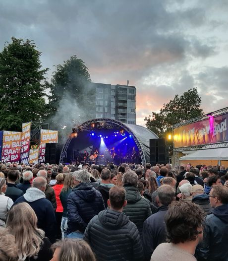 Grote drukte bij tribute-avond van BAM-festival in Hengelo