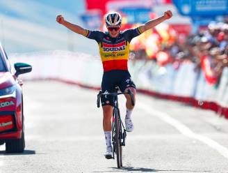 Remco Evenepoel neemt revanche voor inzinking met indrukwekkende tweede ritzege in Vuelta, Sepp Kuss blijft leider