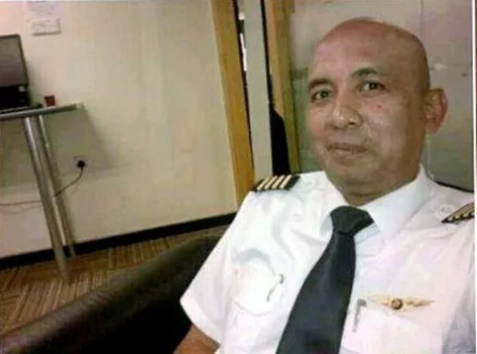 Heeft kapitein Zaharie Ahmad Shah het toestel moedwillig laten crashen of was hij buiten bewustzijn geraakt door een probleem in de cockpit?