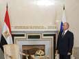KIJK. Egyptische president laat ‘onwennige’ Poetin ongemakkelijk lang wachten