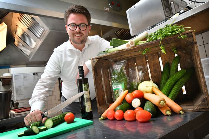 Alco van Berkel doet een oproep aan zijn gasten: Blijf alstublieft naar de horeca komen.