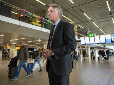 Topman Schiphol ziet geen andere optie: ‘Deze zomer vluchten beperken om chaos te voorkomen’