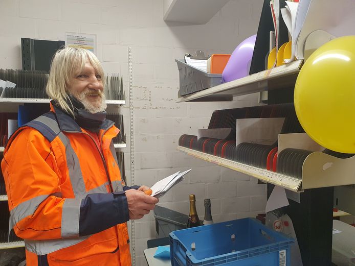 Postbode Paul Rombouts gaat op pensioen.