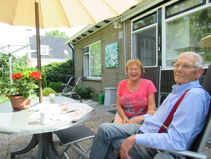 Corrie en Jan Zegelaar genieten elke dag in hun Kuipersveer.