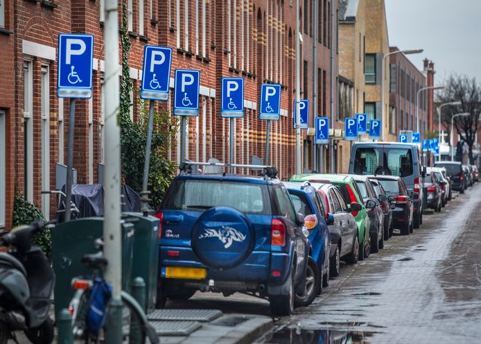 In de Terwestenstraat zijn er veel mensen met een invaliditeitsparkeervergunning.